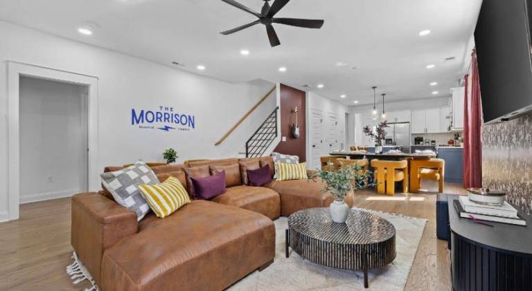 The Morrison - Karaoke Theater Backyard Oasis — photo 4