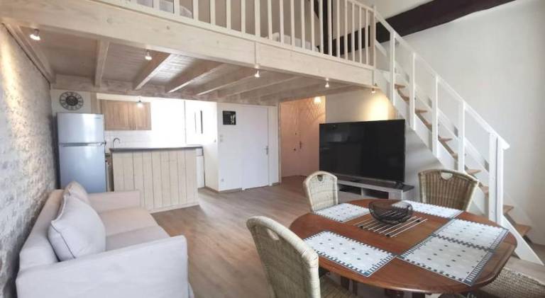 Holiday apartment with 3 rooms for 6 persons in Le Bois-Plage-en-Re