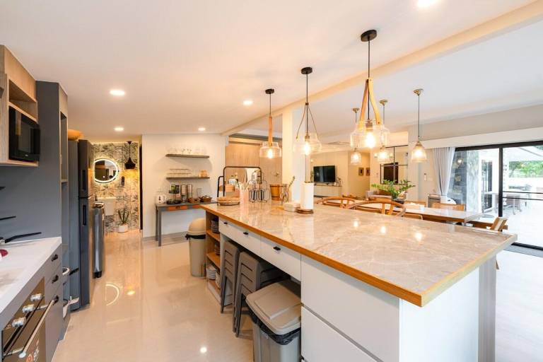 House with pool, jacuzzi & grill | Perfect for remote work — photo 4
