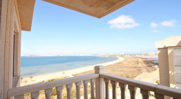 Holiday apartment with patio & pool in Cartagena