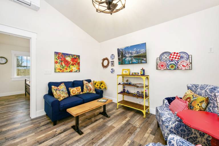 2045 W Mulberry St (Unit B) — photo 2