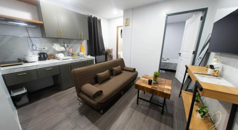 Serviced apartment with patio | Dogs allowed — photo 2