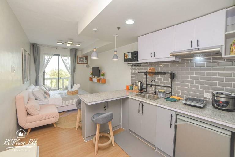 Apartment with terrace, pool & yard | Dogs allowed in Tagaytay