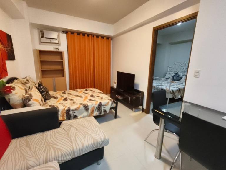 Apartment with pool & garden | Suitable for remote work in Pasay