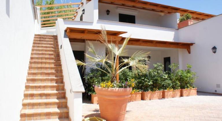 Vacation home with patio in Serrara Fontana