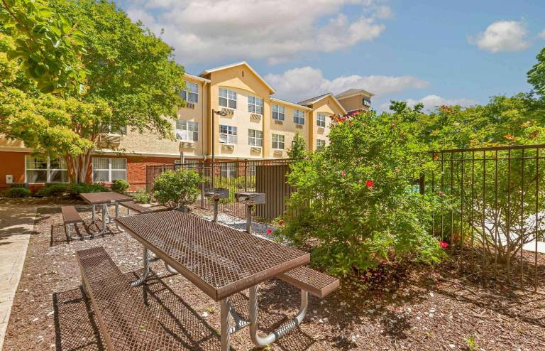 Extended Stay America Suites - Raleigh - RTP - 4919 Miami Blvd. — photo 4