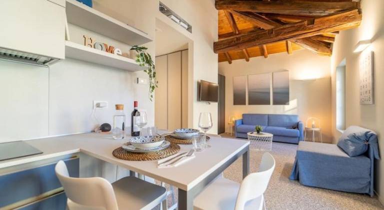 Apartment | Close to Como Cathedral | Pet-friendly — photo 3