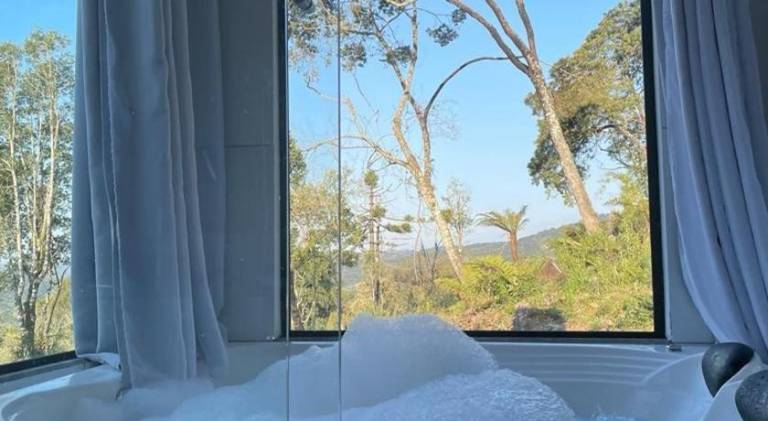 Pleasant lodge with yard & hot tub | Perfect for remote work | Dogs allowed — photo 4