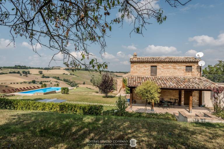 Ferienhaus in Montegiorgio für max. 14 Personen Ferienhaus in Montegiorgio für max. 14 Personen