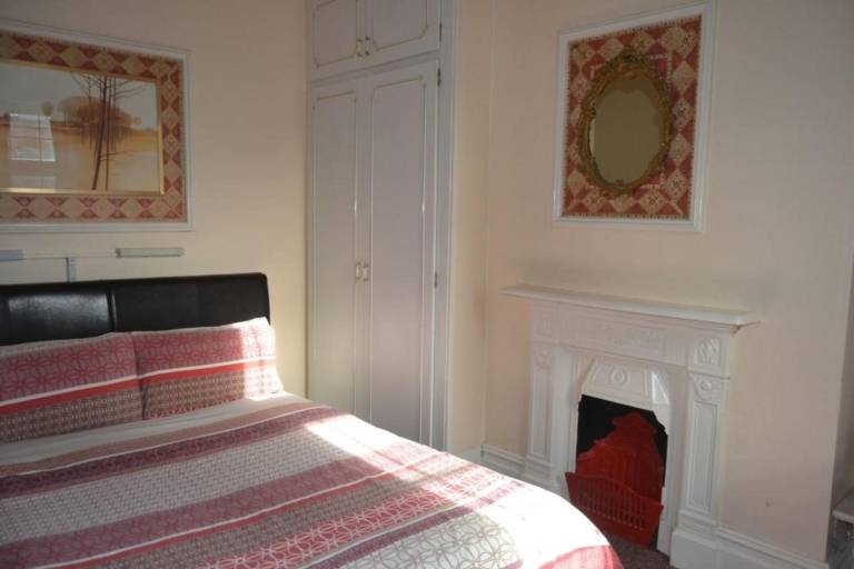 Glenfield Lodge Guest House in Leicester
