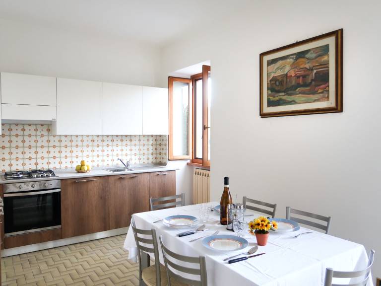 Apartment with 2 rooms for 6 persons — photo 4