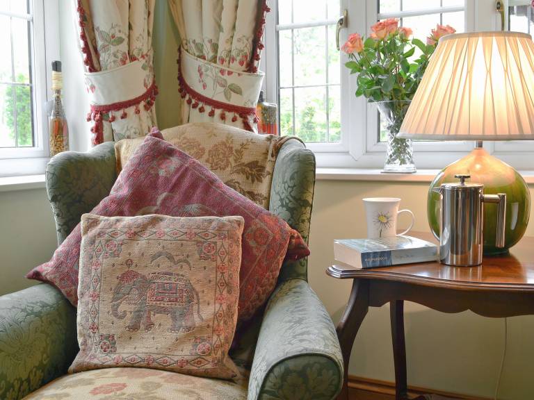 Cottage with yard & terrace | River view — photo 4
