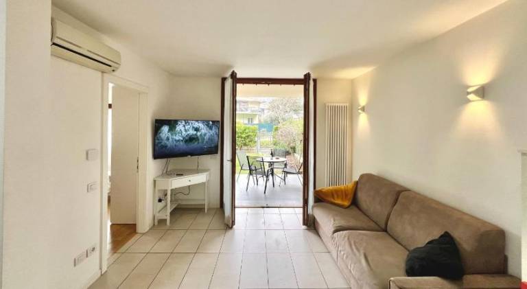 Apartment with garden — photo 2