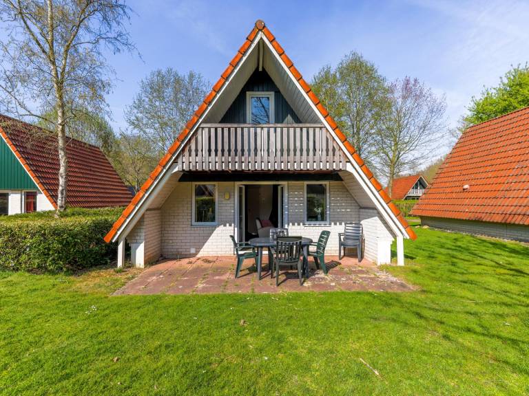 Haus in einem Ferienpark mit Innen und Außenpool