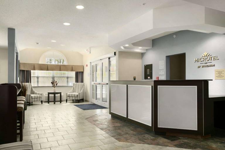 Microtel Inn & Suites by Wyndham Geneva — photo 2