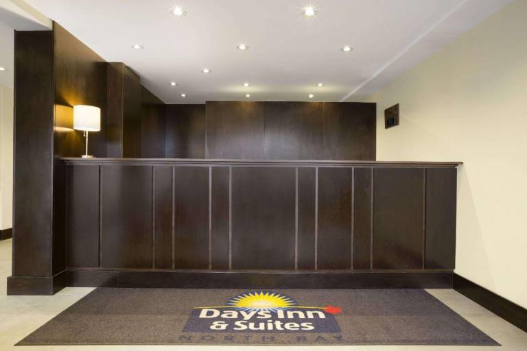 Days Inn & Suites by Wyndham North Bay Downtown — photo 4
