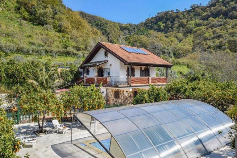 Fully equipped beautiful house with yard, patio & sauna | Pets are welcome in Messina