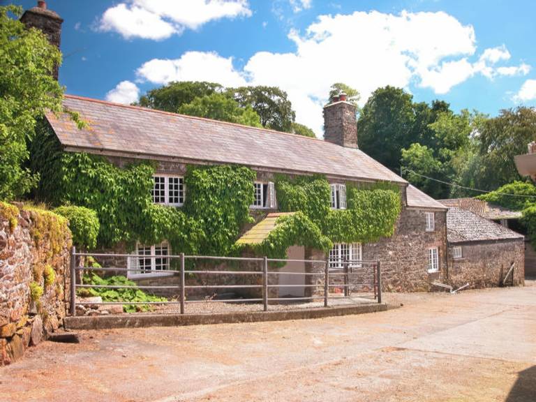 Cottage Brentor
