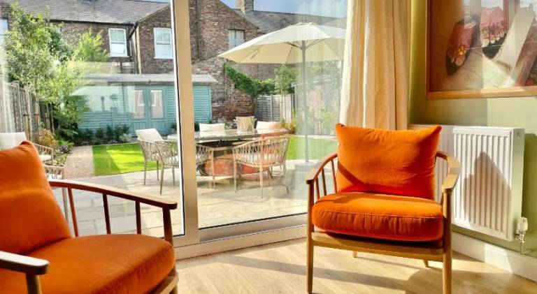 Charming vacation home with yard | Close to York Minster | Pets are welcome — photo 3
