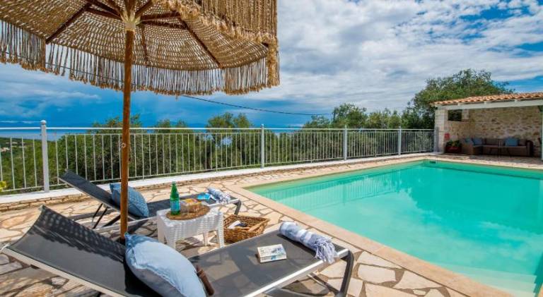 Lovely villa with yard, terrace & private pool | Perfect for remote work | Dogs allowed in Paxos