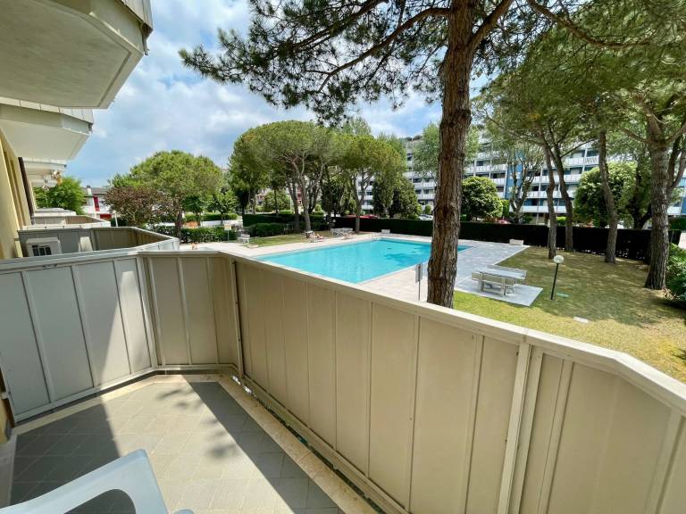 Family-friendly wonderful rental apartment with pool | Pool view | Beach nearby | Pets allowed in Caorle