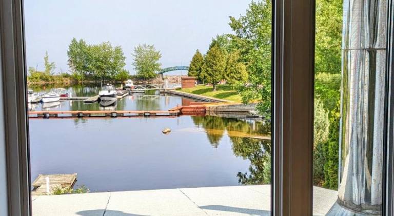 Lovely apartment | Pet-friendly in Saguenay, QC