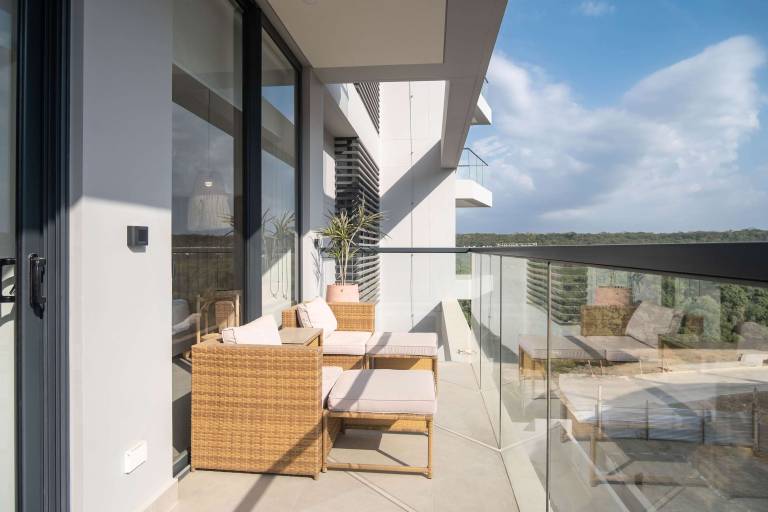 w Enchanting 2BR w Balcony in Morros