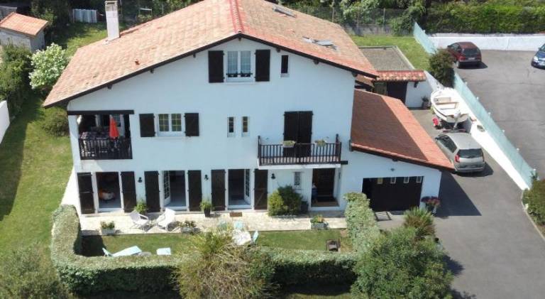 Fully equipped holiday apartment with patio, garden & barbecue | Beach nearby | Pets are welcome — photo 4