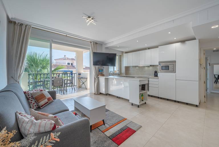 Holiday apartment with barbecue, pool & garden | Garden view — photo 2