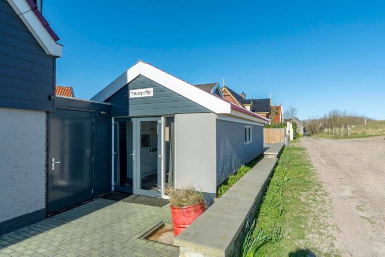 Vacation home with patio & garden in Callantsoog