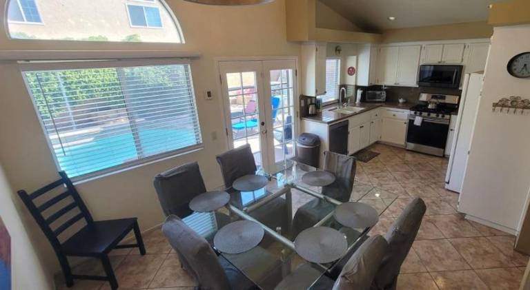 Vacation home with pool & hot tub — photo 3