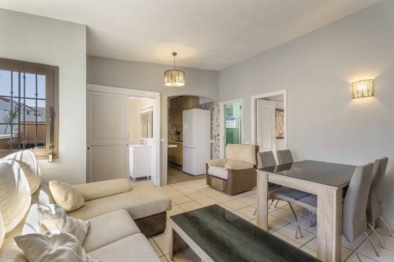 Rental apartment with terrace, yard & heated pool | Mountain view — photo 5
