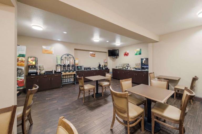 Quality Inn & Suites Terrell — photo 5
