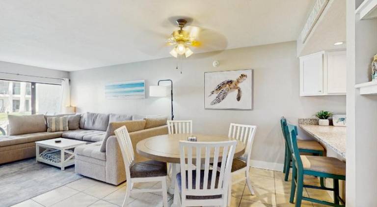 Pleasant apartment with pool | Beach nearby | Pets allowed — photo 4