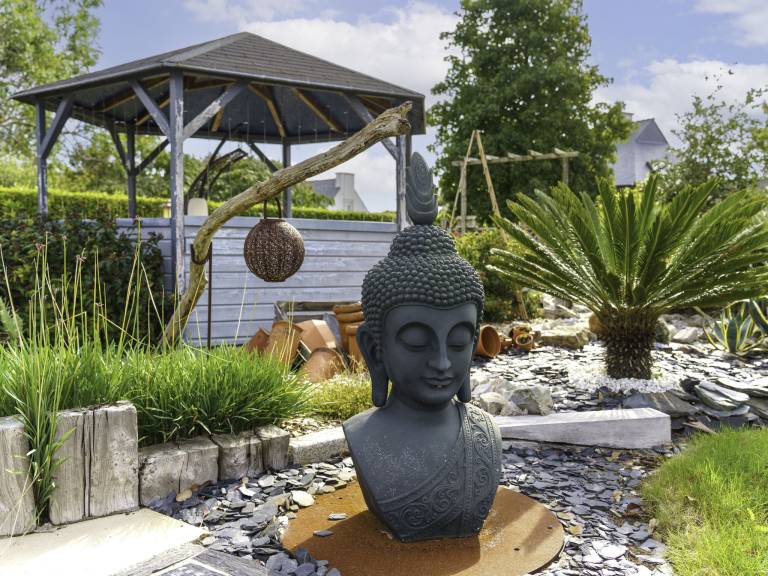 Vacation home with yard, patio & barbecue — photo 3