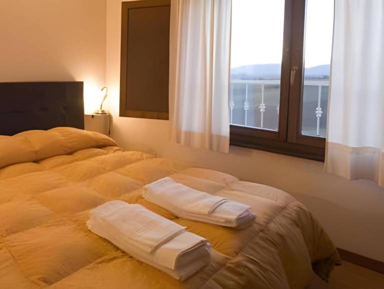 Vacation home with sauna, pool & yard in Appignano