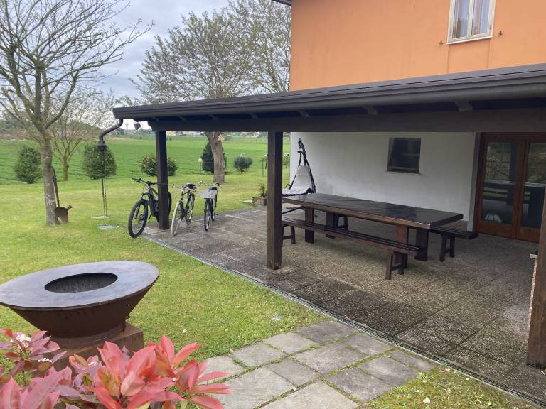 Family-oriented wonderful rental apartment with garden & barbeque | Garden view | Pets are welcome — photo 3