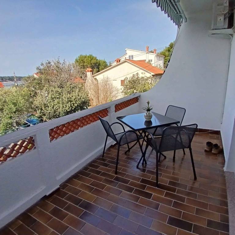 Rental apartment with grill, garden & terrace — photo 5
