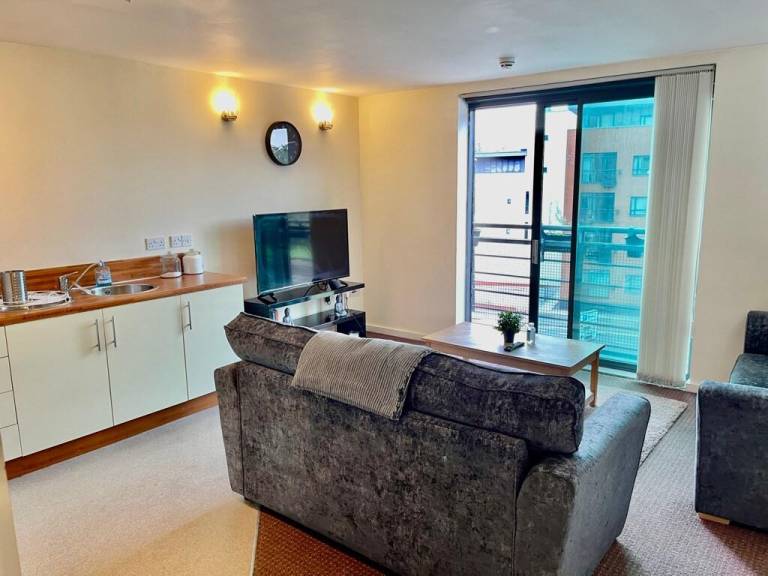 Charming apartment | Near Manchester Town Hall | Good for workation | Pet-friendly in Salford