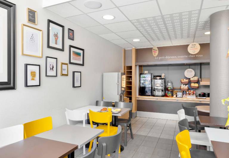 B&B HOTEL Dunkerque Centre Gare — photo 4