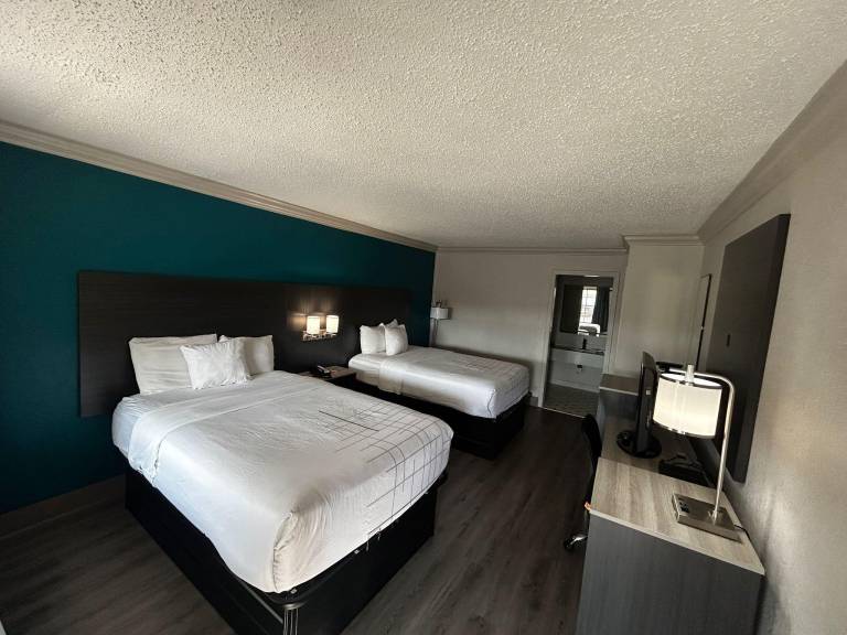 Quality Inn & Suites — photo 2