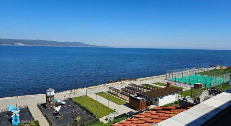 Apartment with jacuzzi & patio | Close to the beach | Dogs allowed in Burgas