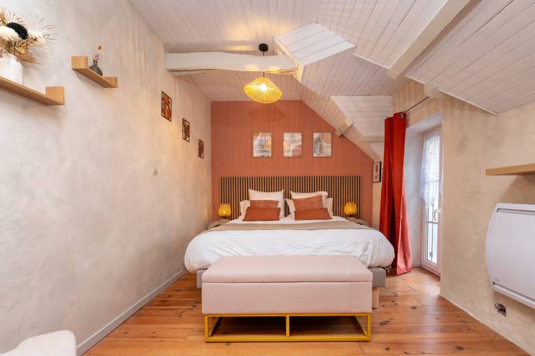Bed & breakfast with yard & terrace | Garden view in Pontivy