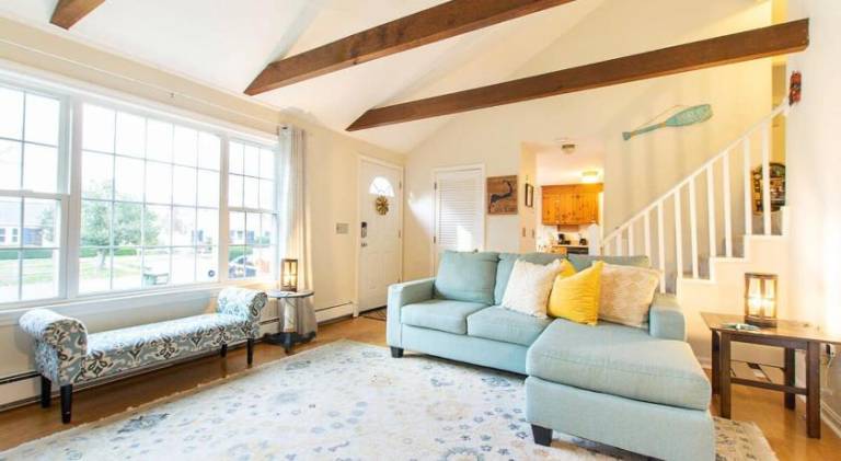 Stylish Home Dog Friendly Close to Beach in Hyannis, MA