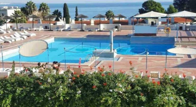ELdorado JArdim open view beach 5 minutes foot in Albufeira