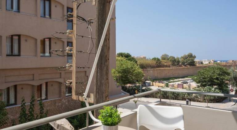 Rental apartment with terrace — photo 4