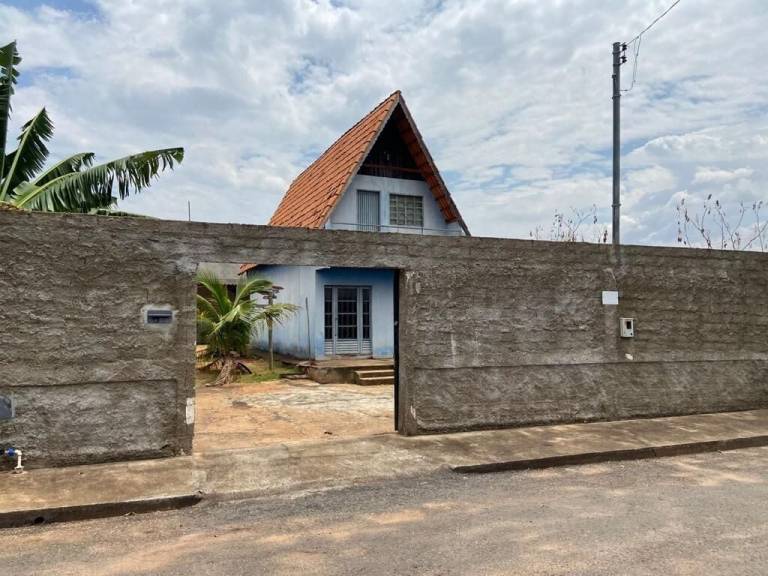 Casa  Bandeirantes