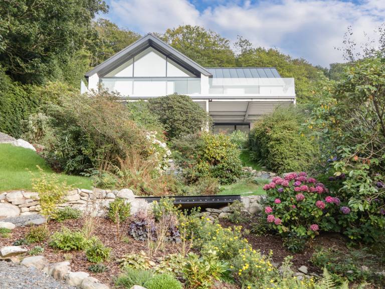 Family-oriented cottage with yard | Pet-friendly — photo 2