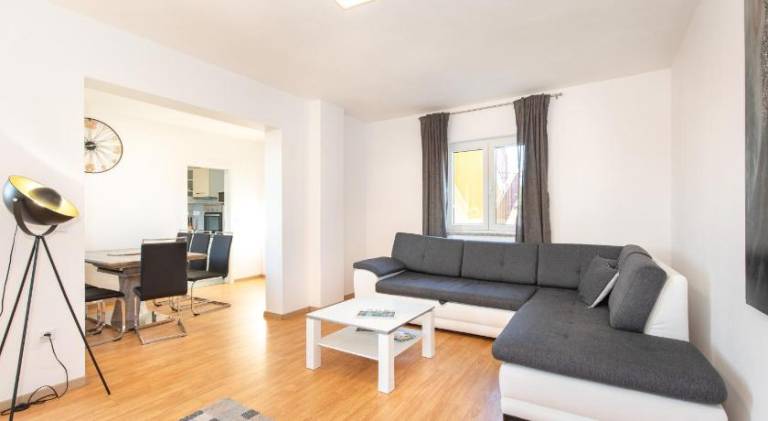 Nice holiday apartment with yard, grill & private pool | Dogs allowed — photo 2