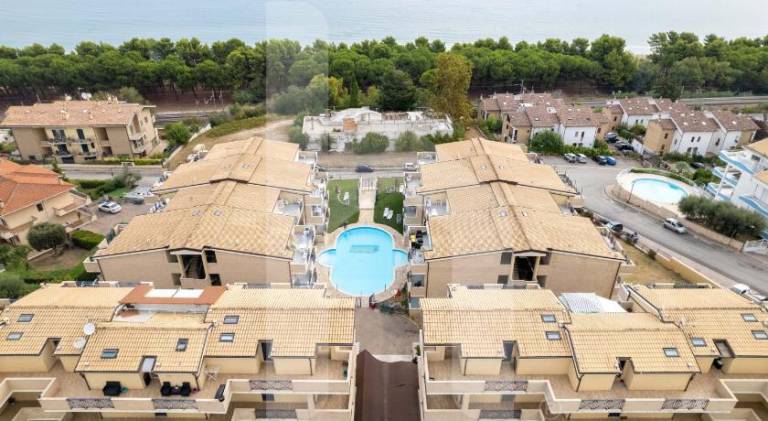 Apartment with pool | Close to the beach | Pets allowed in Pineto
